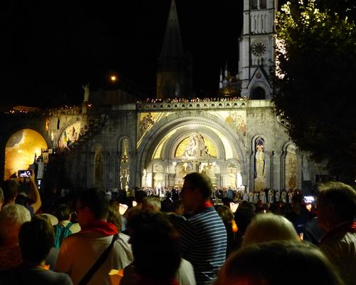 Lourdes2018-photos procession flambeaux 2 (11)