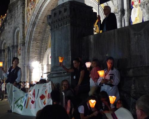 Lourdes2018-photos procession flambeaux 2 (14)
