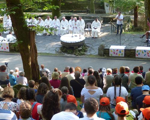Lourdes-2018 - photos Cathedrale verdure (36)