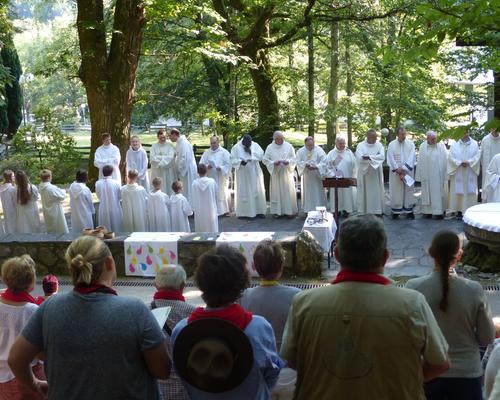 Lourdes-2018 - photos Cathedrale verdure (45)