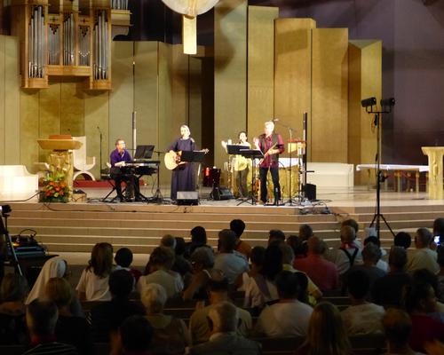 Lourdes 2018 - photos - Recital Soeur Agathe (56)