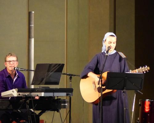 Lourdes 2018 - photos - Recital Soeur Agathe (57)