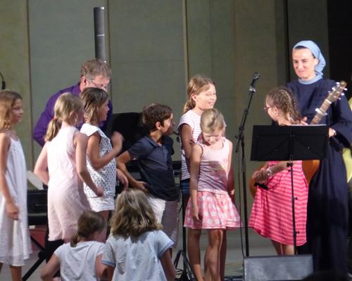 Lourdes 2018 - photos - Recital Soeur Agathe (60)