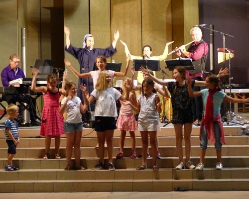 Lourdes 2018 - photos - Recital Soeur Agathe (70)
