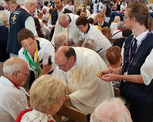 Lourdes 2018 - photos onction malades (86)