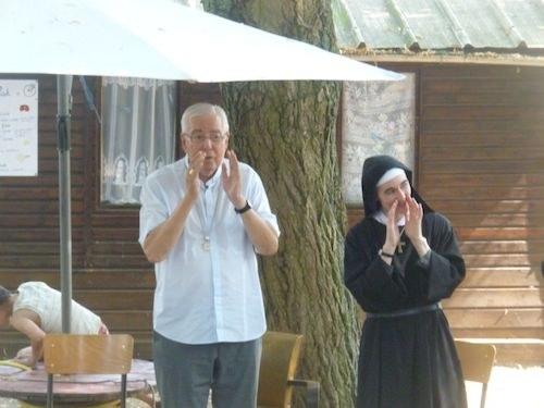 Hommages Mgr garnier Soeur servantes des pauvres (