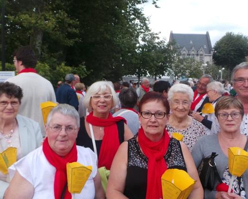 la procession mariale qui s'organise