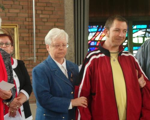 messe de retour, Damien et son frère