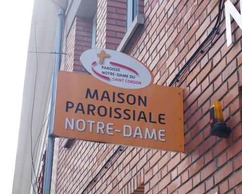 Enseigne maison paroissiale Notre Dame du Saint Co