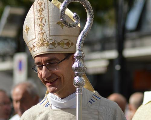 Mgr Dollmann dore St Cordon (2)