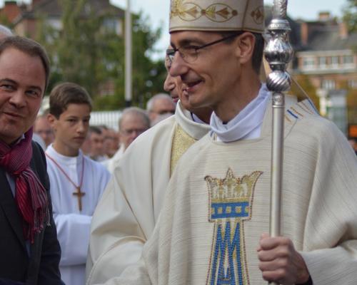 Mgr Dollmann dore St Cordon (1)