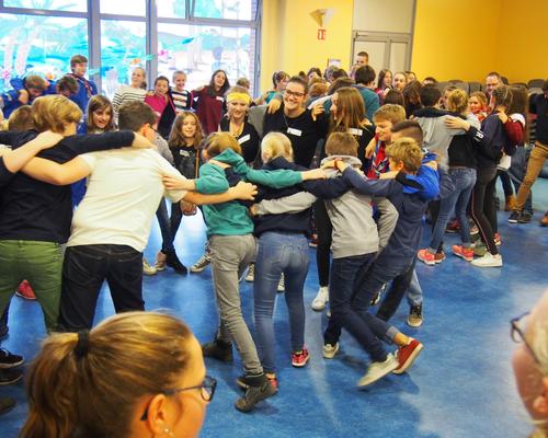 Danser, chanter ensemble, faire corps... dans la joie !