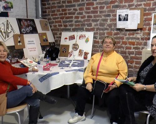 Des membres du groupe convivial prêts à vous renseigner sur leur activité.