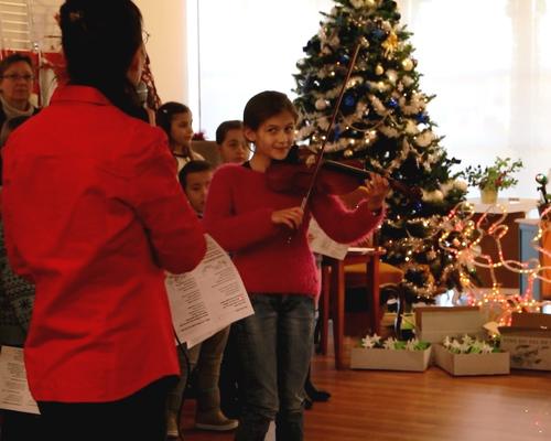 1812_Caté chante Noël Résidence MDV 13