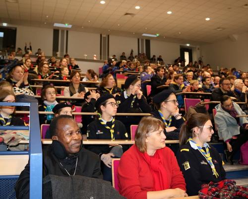 1812_Rencontre des scouts avec Mgr Dollmann 5