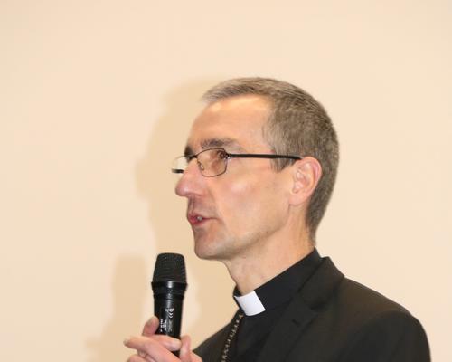 1812_Rencontre des scouts avec Mgr Dollmann 13