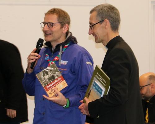 1812_Rencontre des scouts avec Mgr Dollmann 18