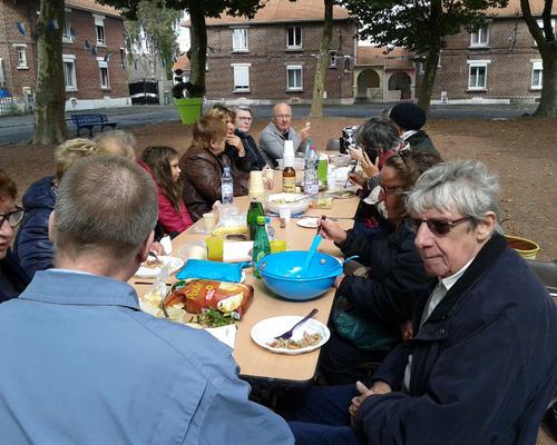 St Cordon 2017 Place des platanes gpe partage (1)
