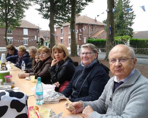 St Cordon 2017 Place des platanes gpe partage (8)