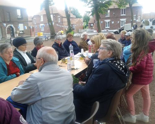 St Cordon 2017 Place des platanes gpe partage (22)