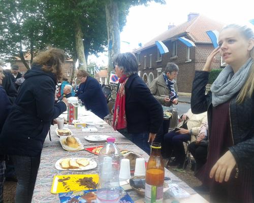 St Cordon 2017 Place des platanes gpe partage (45)