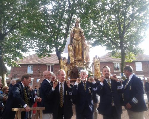 St Cordon 2017 Place des platanes gpe partage (59)
