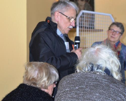 Dans chaque groupe, un rapporteur rend compte de la discussion...