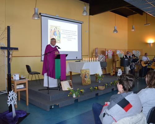 La messe sera dite par le Frère-curé Denis Lecompte