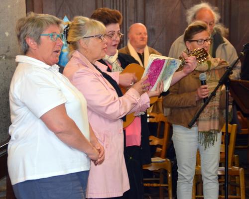 2019-05-05 premières communions à Landrecies 37