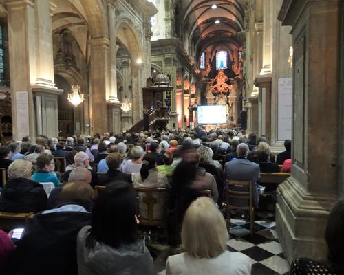2019-05-10 Natasha St Pier a la cathedrale (2)
