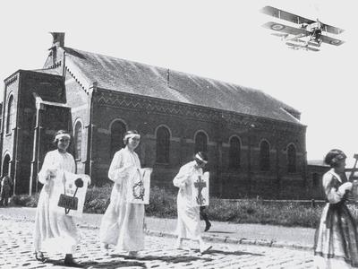 Eglise La briquette et avions