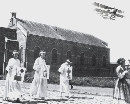 Eglise La briquette et avions