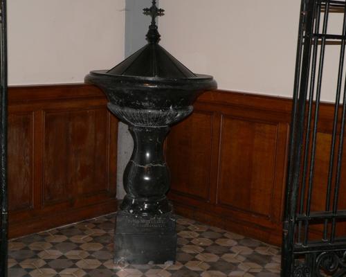 fonds baptismaux