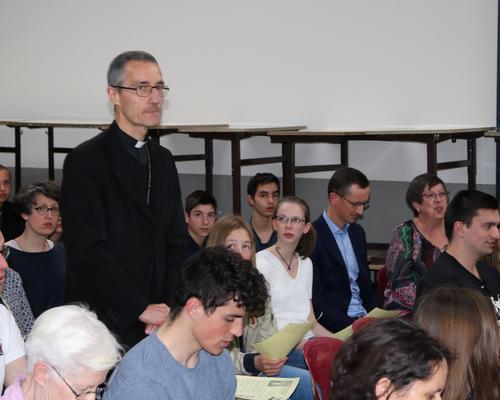 1905_Mgr Dollmann  rencontre les confirmands 22