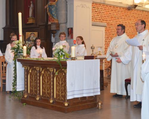 2019-05-25 professions de foi à Bousies 33
