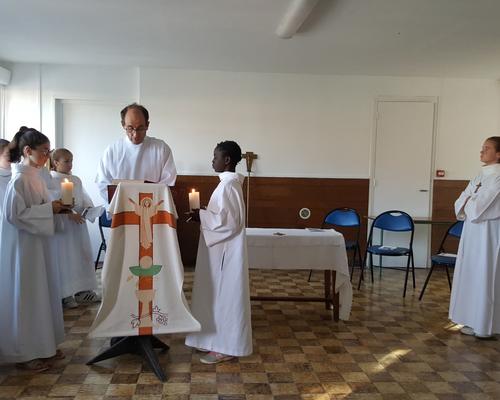 servants autel juillet19 6
