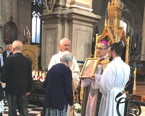 Veneration  (4)