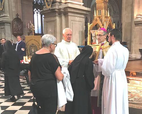 Veneration  (6)