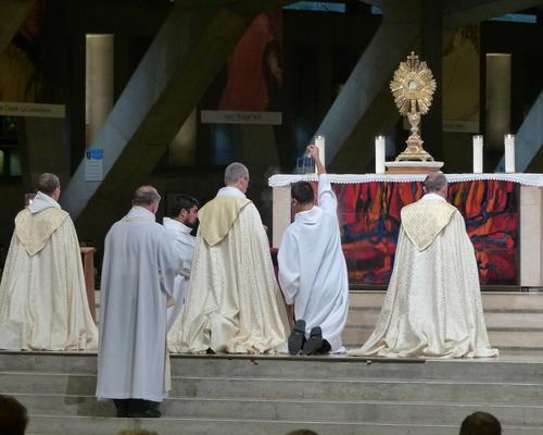 Procession-sacrement-lourdes-19.08.2019 5