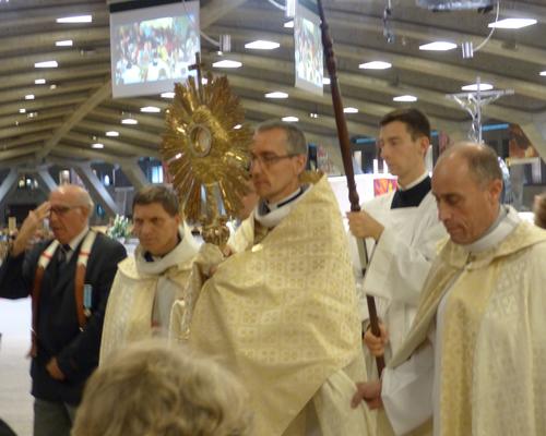 Procession-sacrement-lourdes-19.08.2019 8