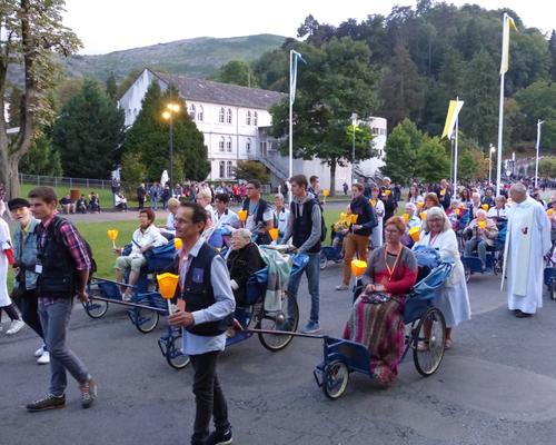 procession-flambeaux-lourdes-20.08.2019 13