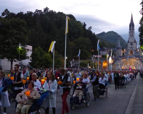 procession-flambeaux-lourdes-20.08.2019 23