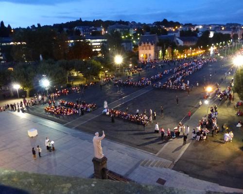 procession-flambeaux-lourdes-20.08.2019 28