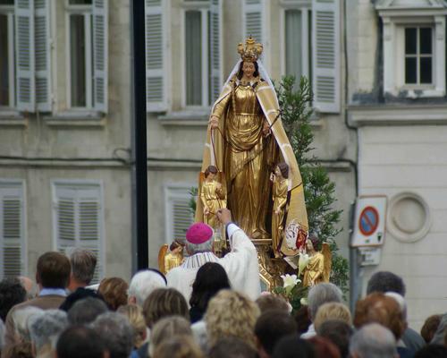 Arrivée de la statue