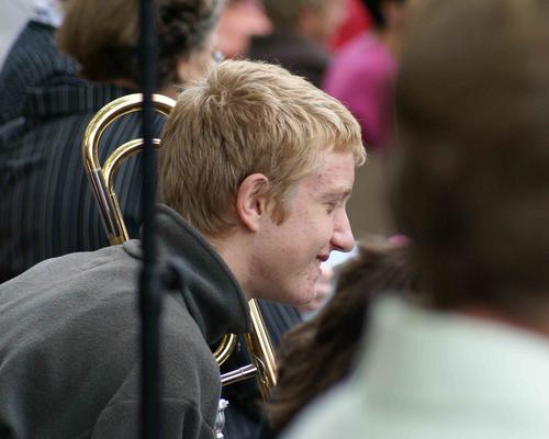 Un heureux musicien, (tromboniste)