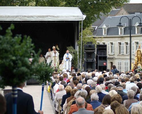 Les Royers remontent la "nef" ...