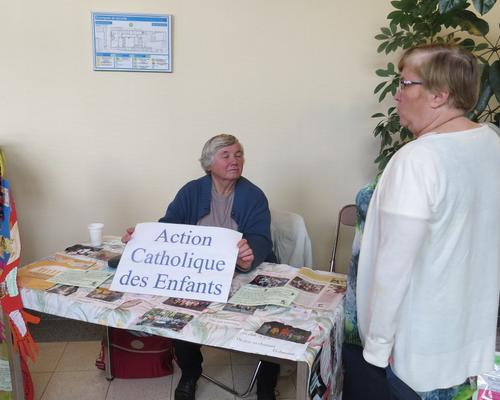 Les stands d'information (ici l'ACE)