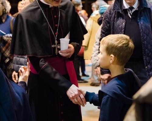 Mgr Dollmann + enfant