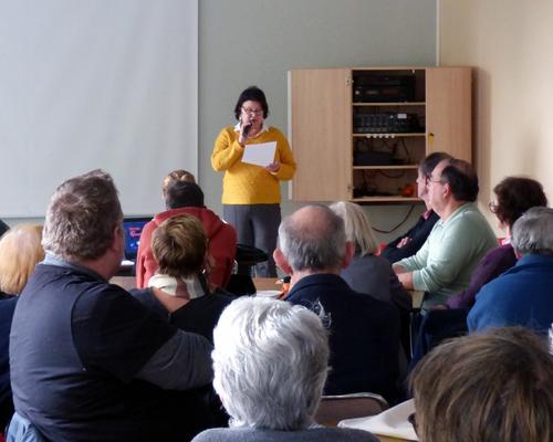 La vice-présidente, Marie-Noëlle Correau, introduit la présentation du Rapport Statistique.
