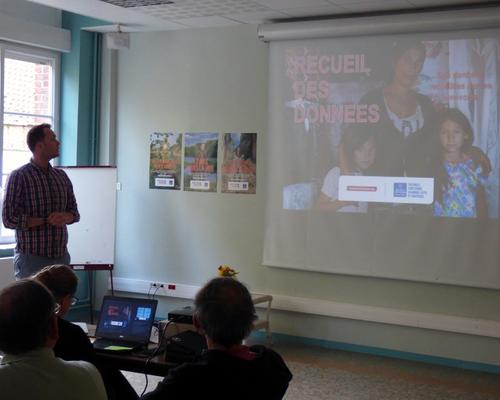 Maxime Kerlidou, animateur, présente et explique l'essentiel du Rapport Statistique.